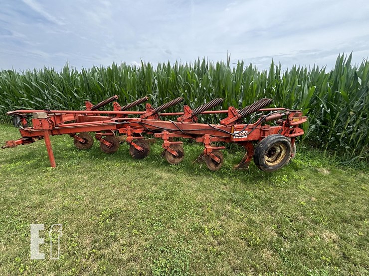 j-i-case-5-bottom-plow-wilson825-b17-image-2
