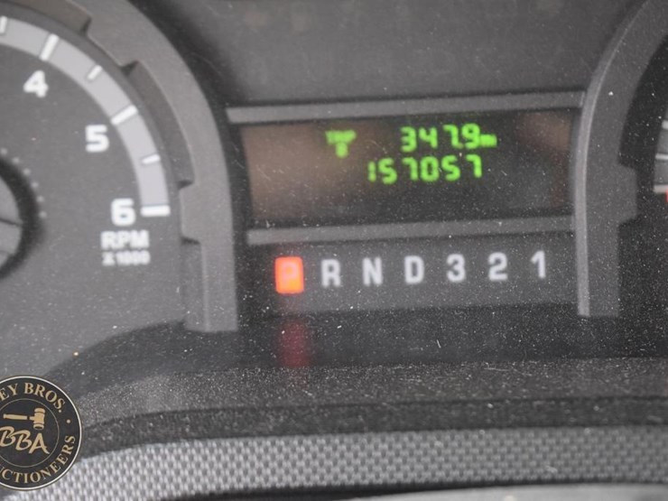 2014-ford-e350-image-28