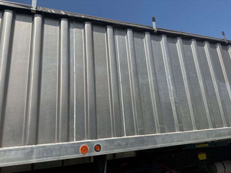 2003-freightliner-fl80-image-54
