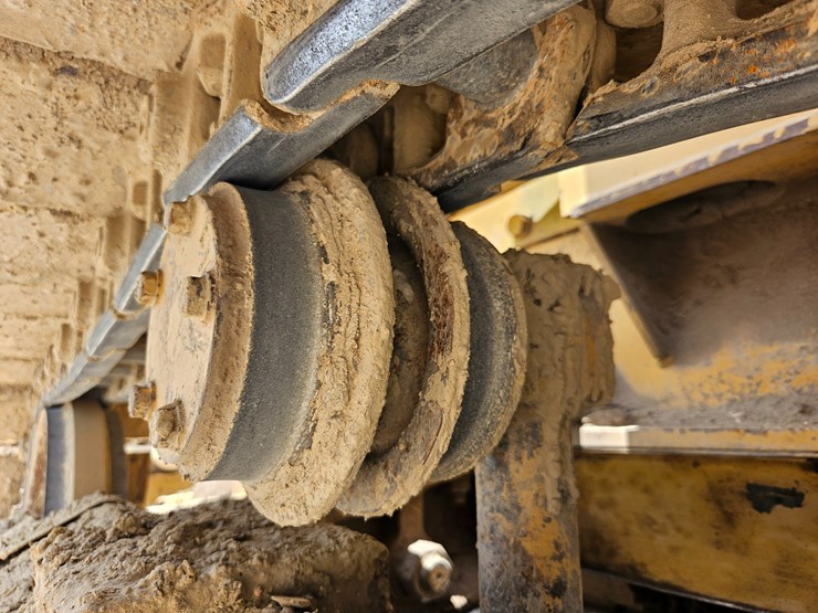 caterpillar-d4c-image-52