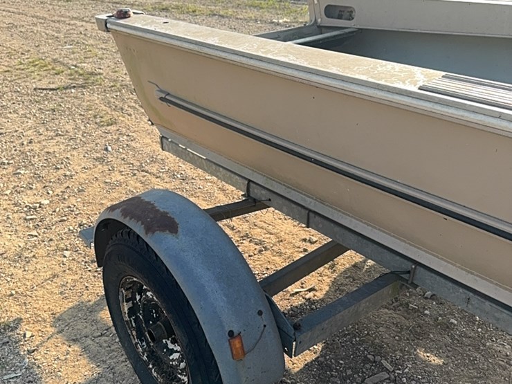 15-foot-boat-with-galvanized-trailer-image-14