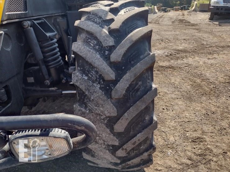 jcb-fastrac-8280-image-16