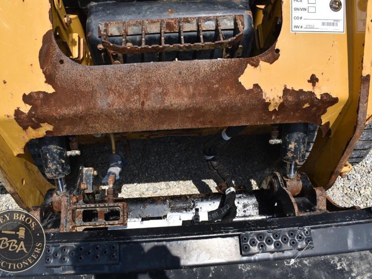 2021-caterpillar-262d3-image-24