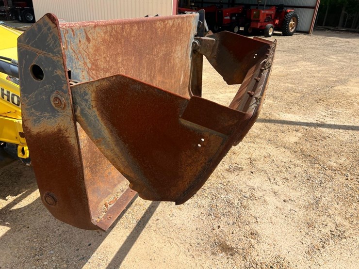 2008-new-holland-b110-image-43