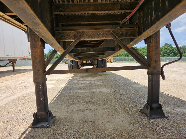 2011-great-dane-48'-x-102"-image-18