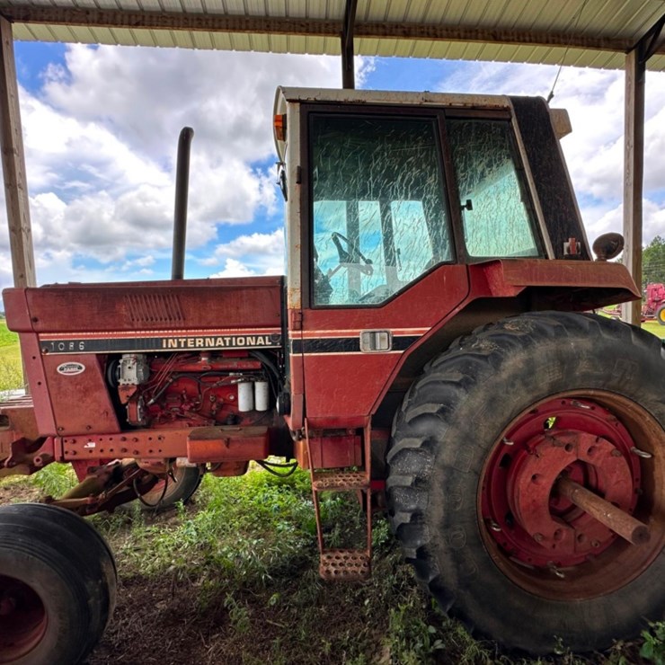 INTERNATIONAL 1086