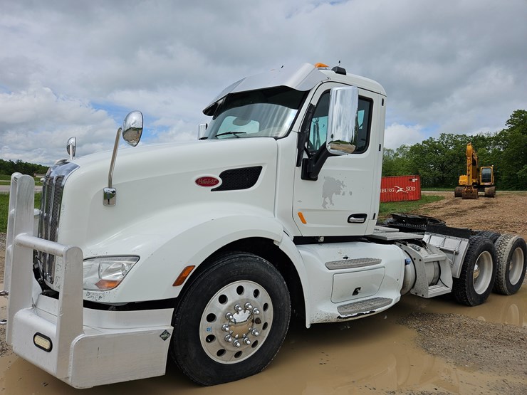 2014-peterbilt-579-image-2