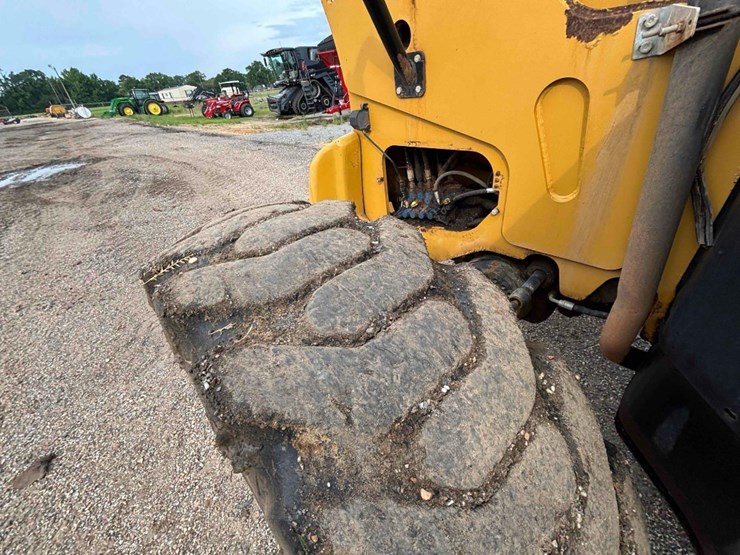 caterpillar-th407c-image-30