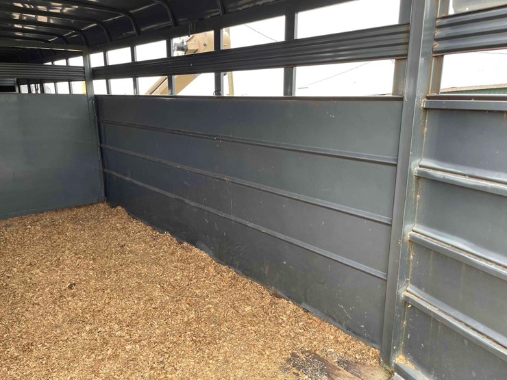 2000-24'-corn-pro-livestock-trailer-image-16