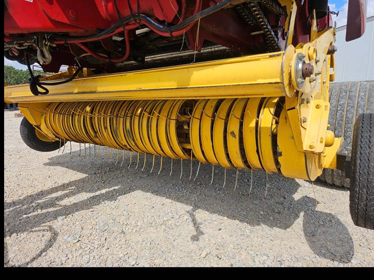 2015-new-holland-460-image-14