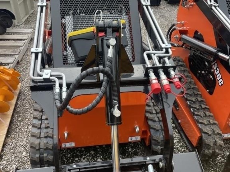 new-mms-skid-steer-loader-image-2