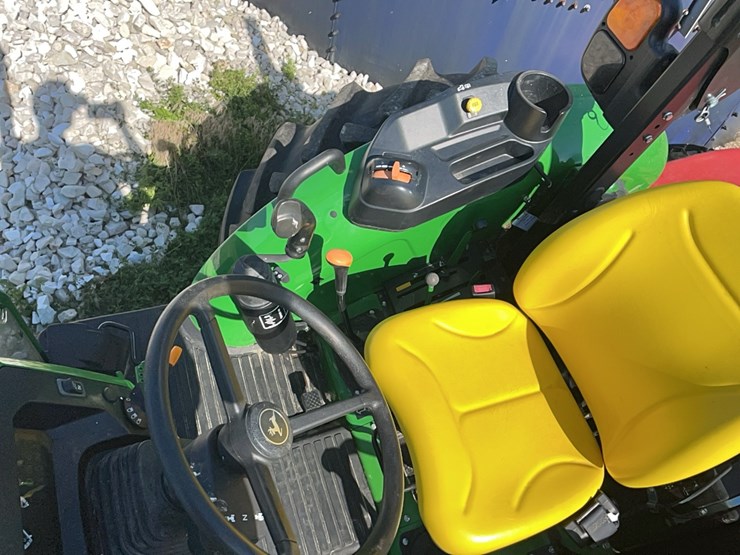 2019-john-deere-5065e-image-10