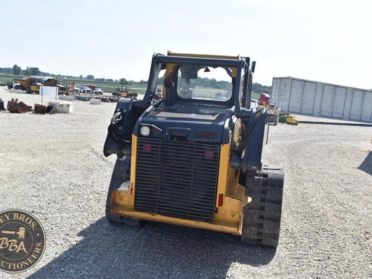 2019-deere-325g-image-21