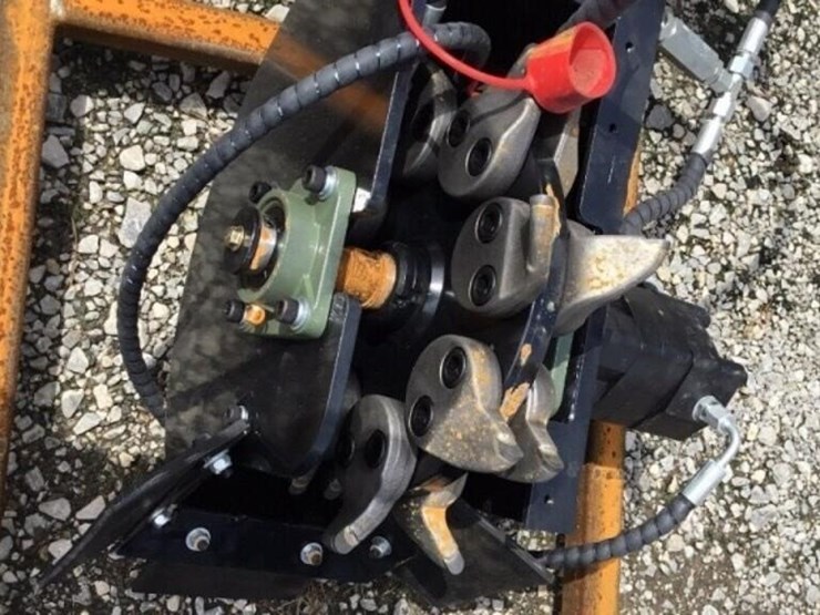 new-giyi-mini-skid-steer-stump-grinder-image-6