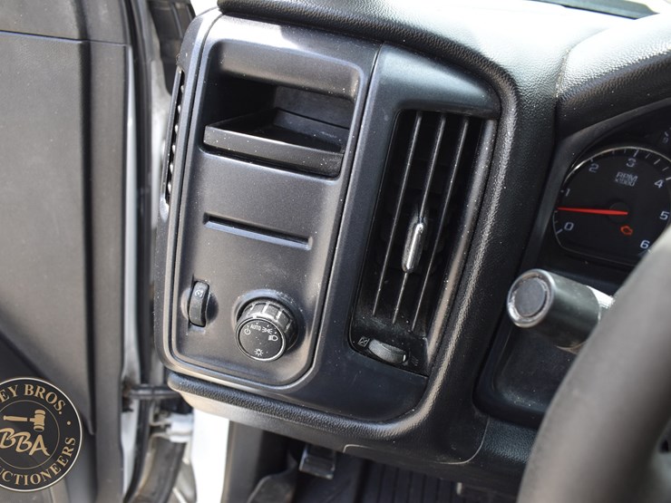 2017-chevrolet-silverado-1500-image-39