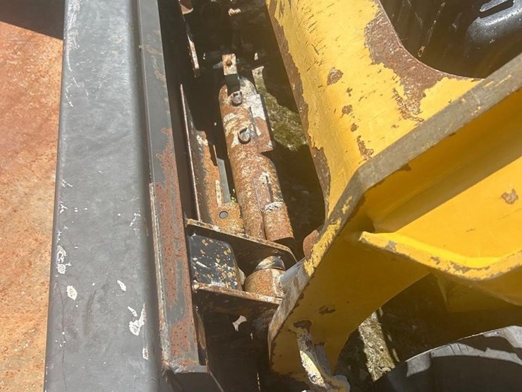 caterpillar-239d-image-10