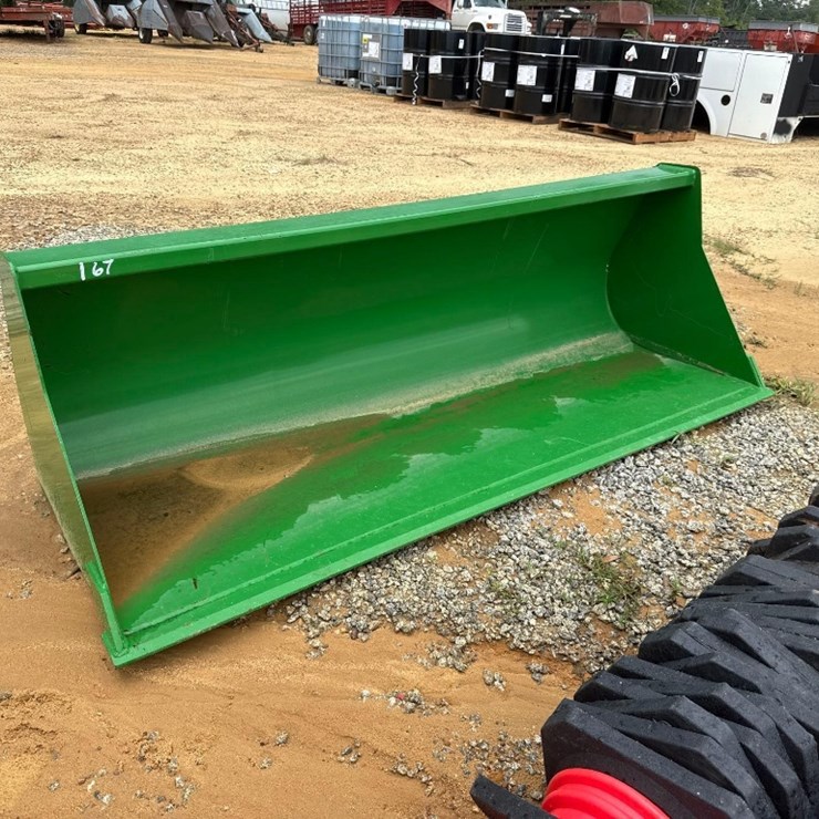 167 - JOHN DEERE 7' BUCKET