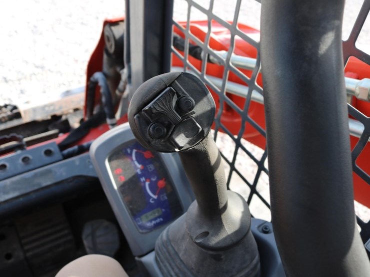 kubota-svl65-2-image-24