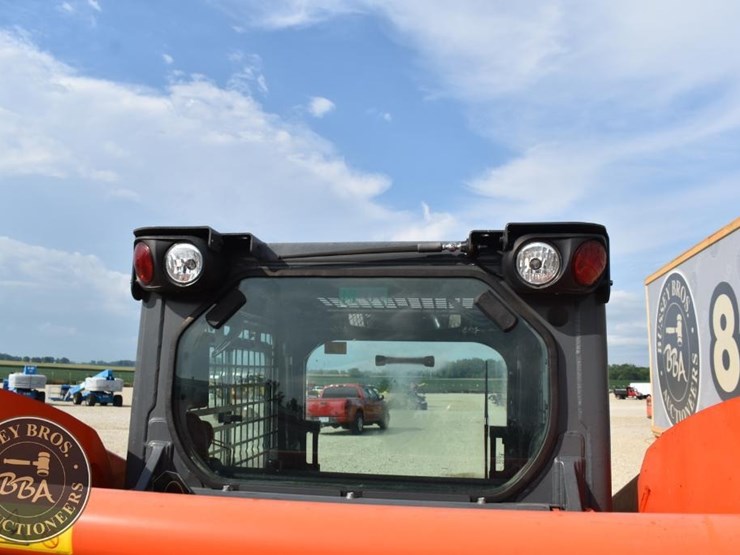 2020-kubota-ssv65-image-36
