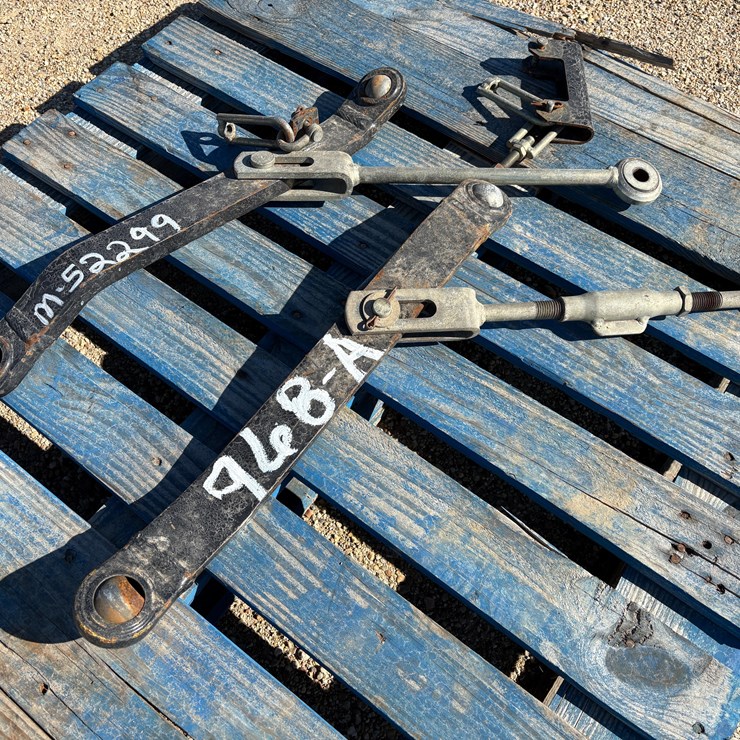 #52299 • 3PTH LIFT ARMS FOR TRACTOR