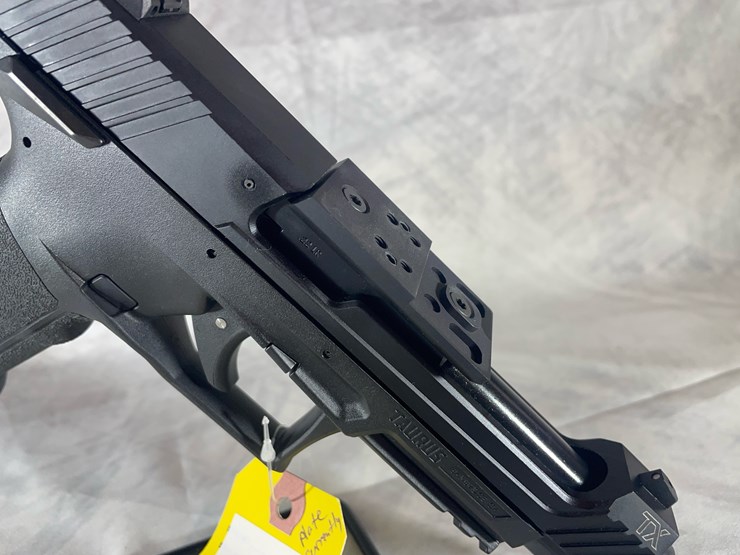 #4381-•-taurus-tx-22-competition-22-lr-pistol,-sn:-1pt435457-image-10