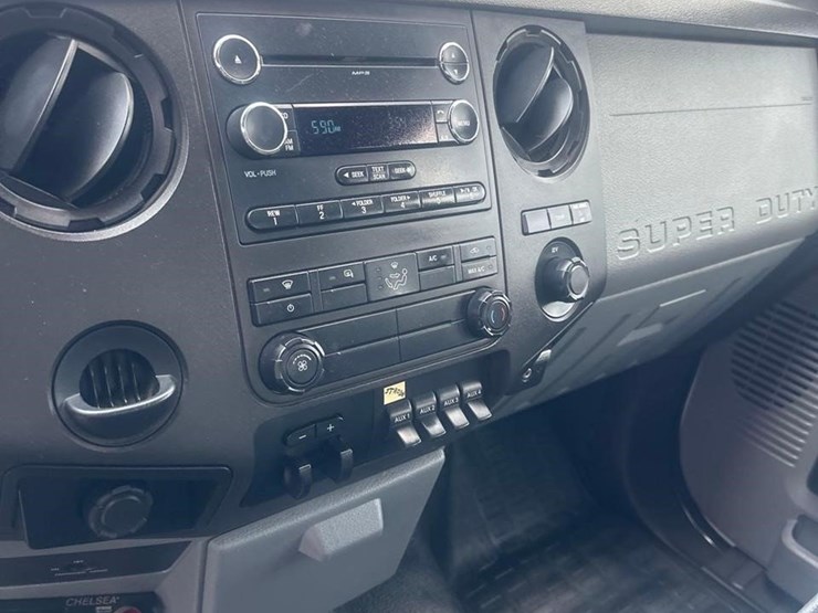 2015-ford-f550-image-35