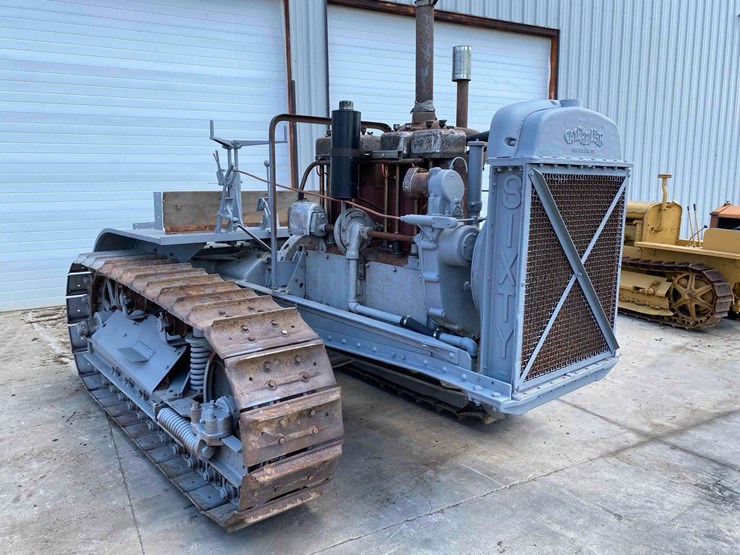 caterpillar-60-snow-crawler-tractor-image-3