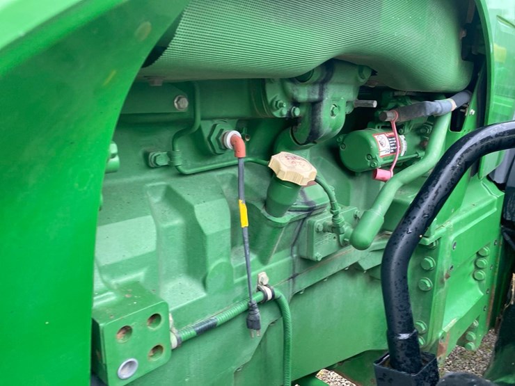 2016-john-deere-8245r-image-28