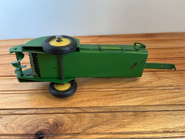 john-deere-16-image-9
