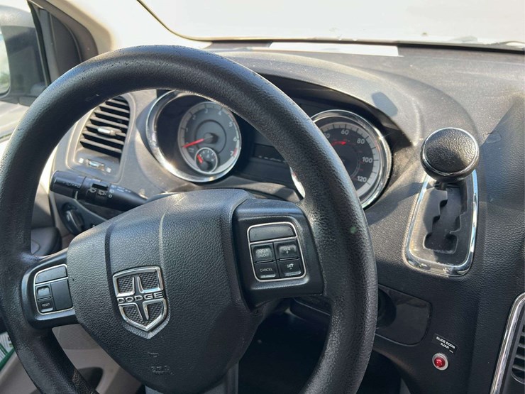 2012-dodge-grand-caravan-image-14