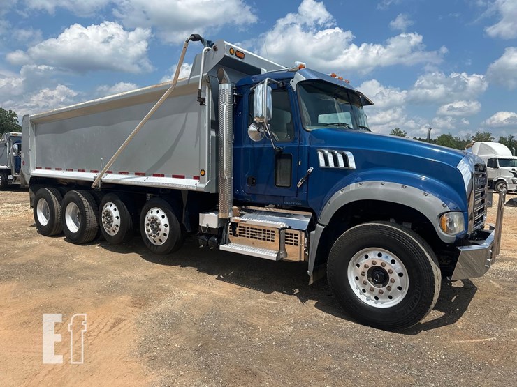 2021-mack-granite-64fr-image-3