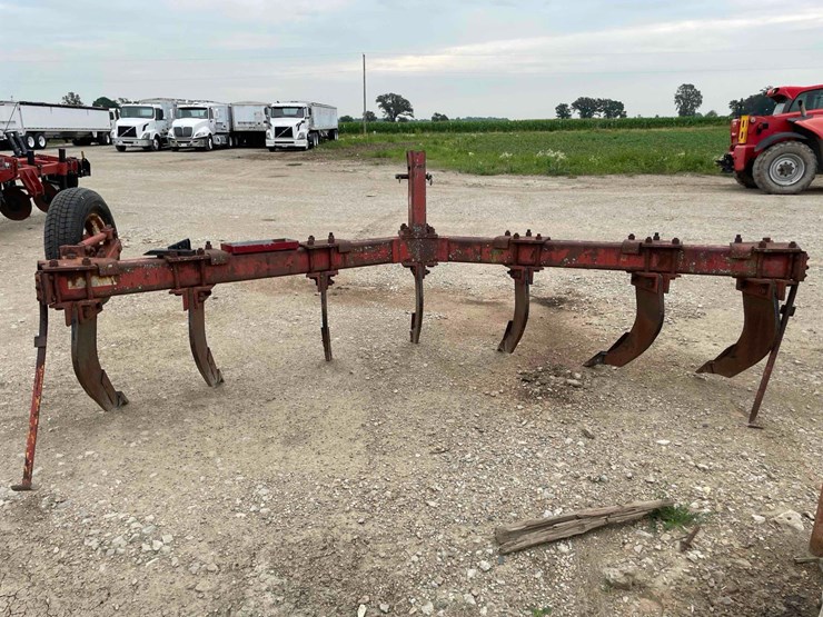 ih-7-shank-deep-ripper-image-8
