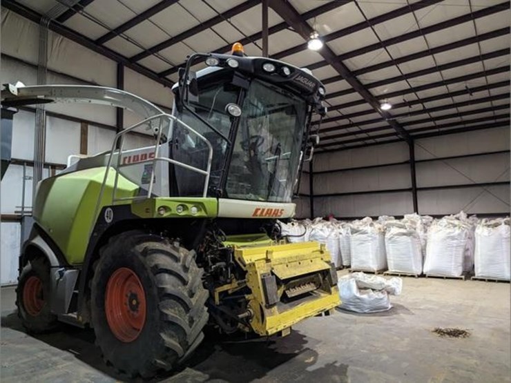 2017-claas-jaguar-860-image-34