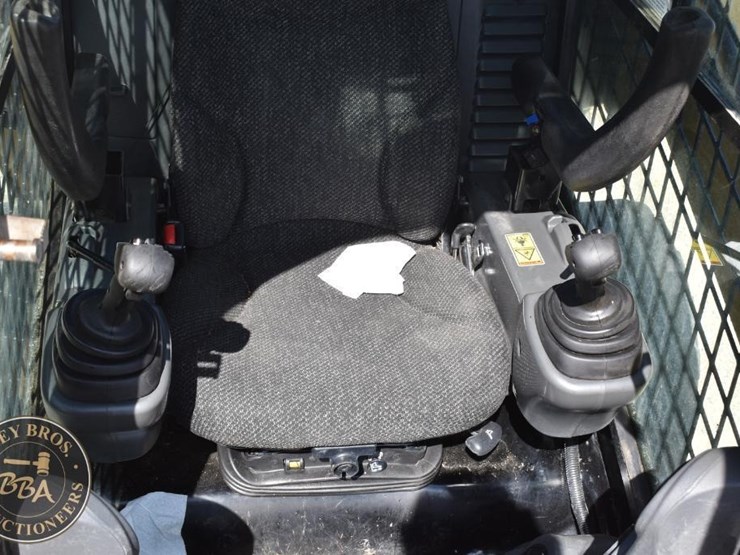 2018-caterpillar-262d-image-56