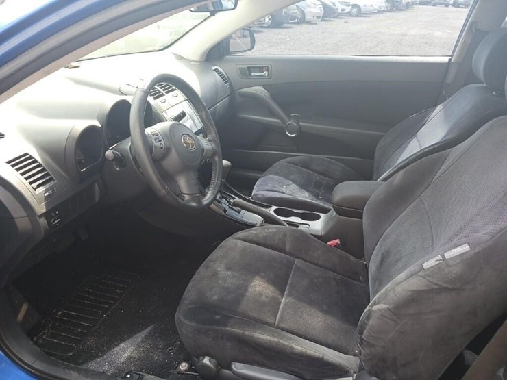 2006-scion-tc-runs/moves-base-image-5