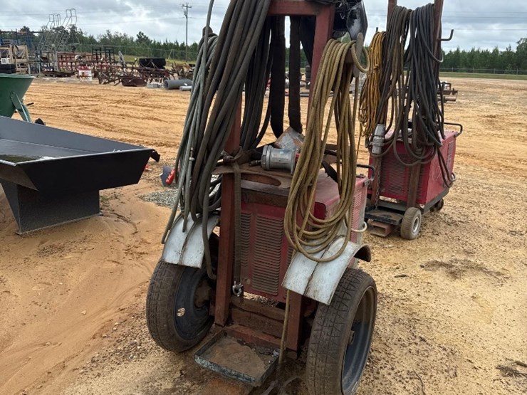 101---lincoln-electric-welder-image-4