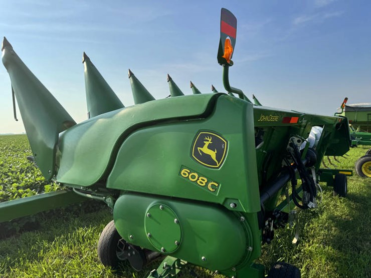 2014-john-deere-608c-image-1