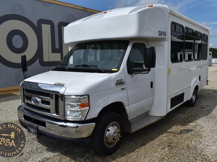 2014-ford-e350-image-20