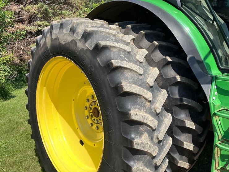 2014-john-deere-6210r-image-38