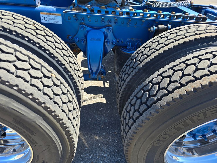 2020-freightliner-columbia-120-image-99