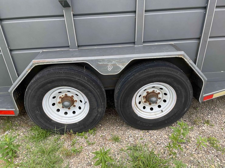 2000-24'-corn-pro-livestock-trailer-image-25