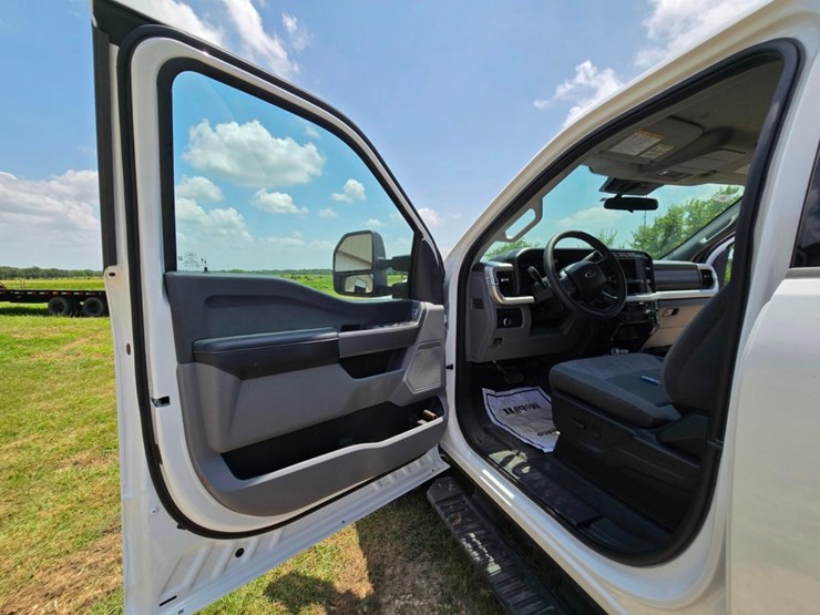 2024-ford-f350-image-31