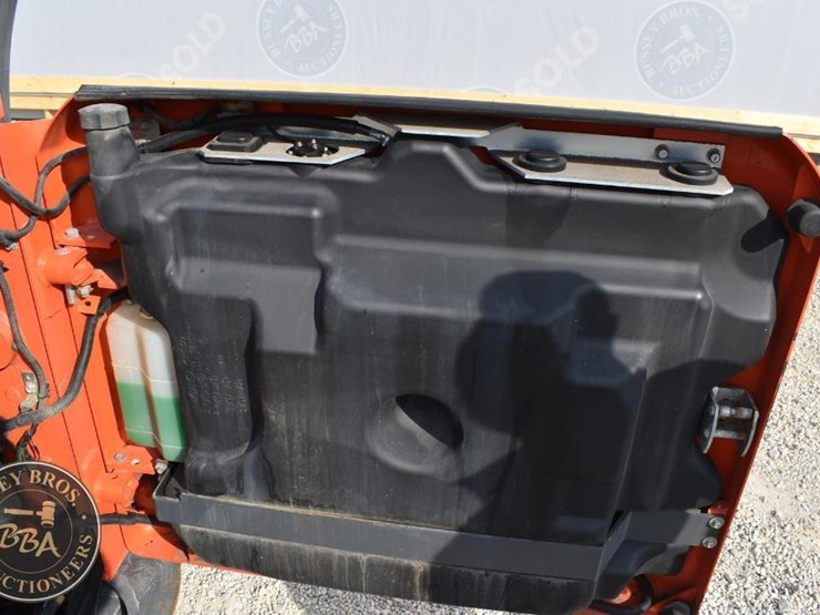 2020-kubota-ssv65-image-38