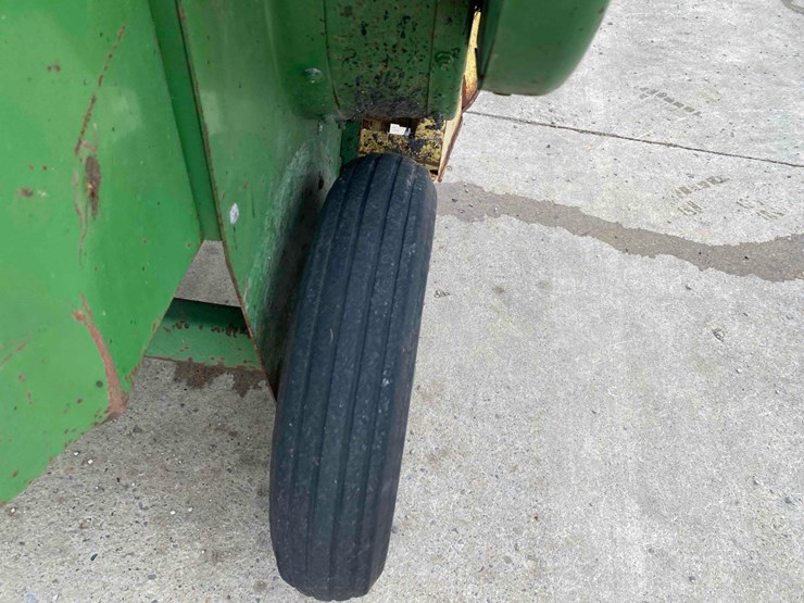 john-deere-336-baler-image-25