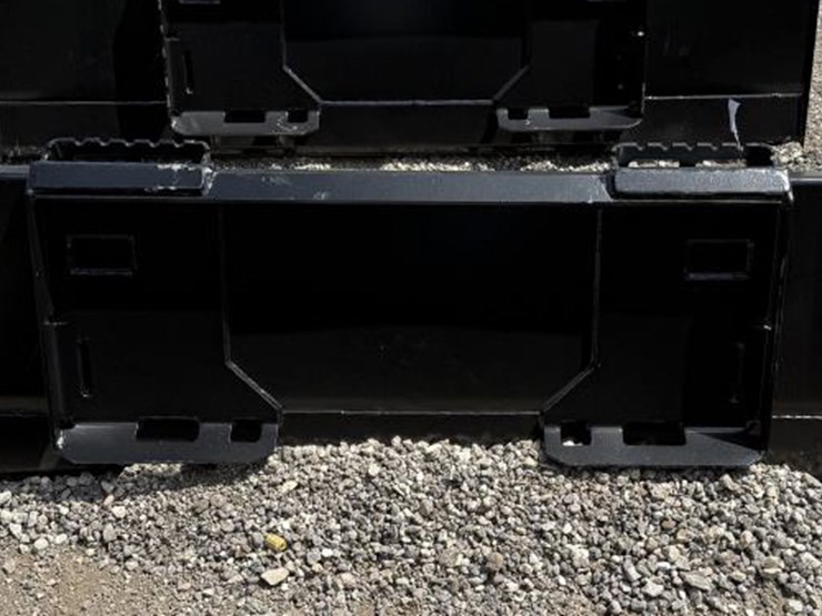 #198-•-standard-skid-steer-bucket---80-in-image-4