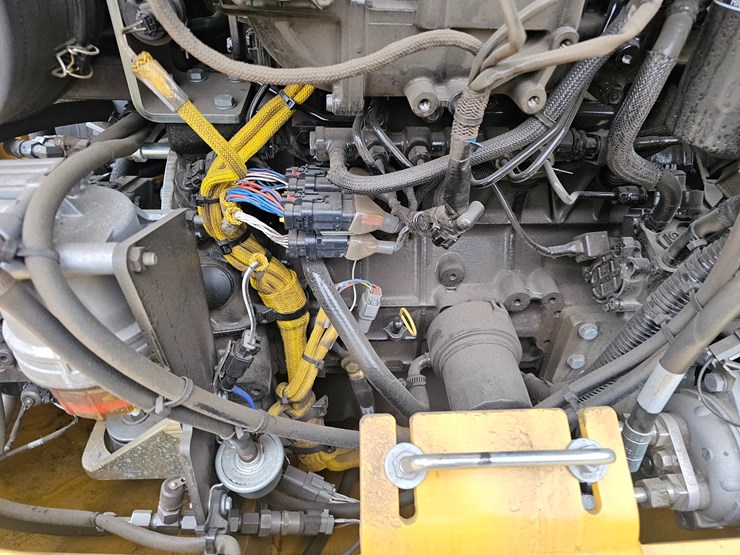 #17574-•-2024-deere-324-wheel-loader-image-45