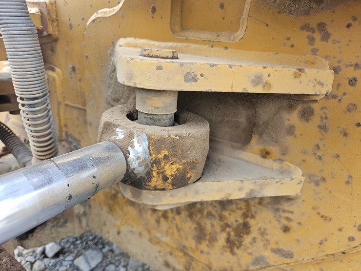 caterpillar-d4c-image-69