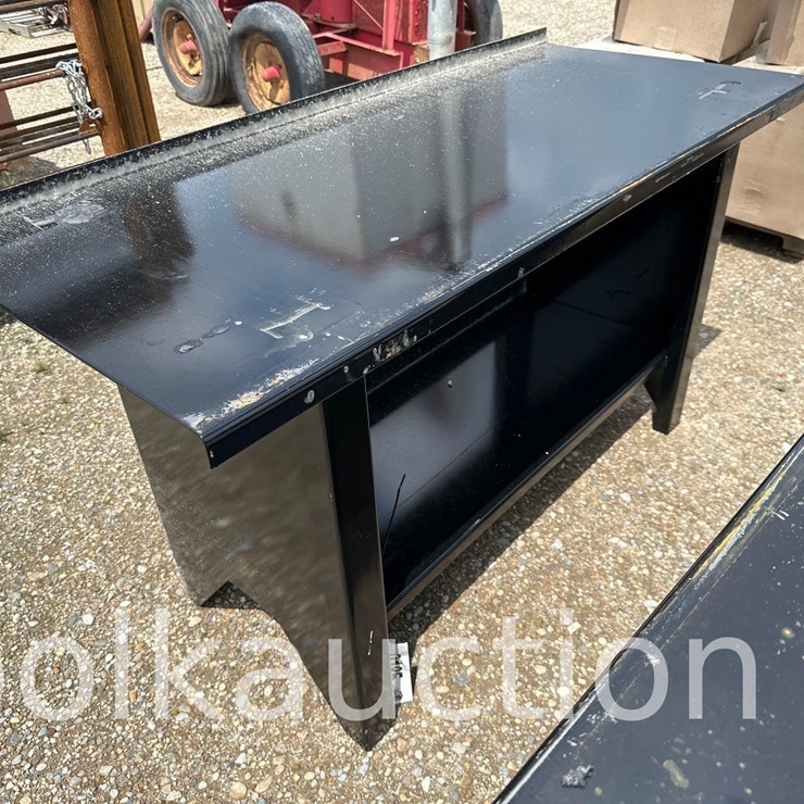 185 - 28" x 60" KC WORK BENCH