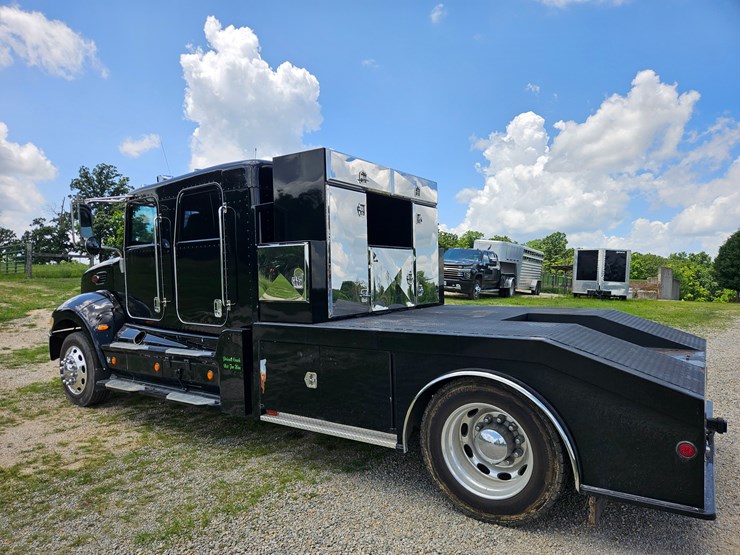 2007-peterbilt-335-image-12