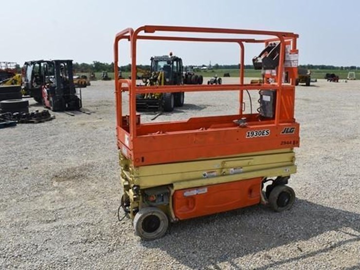 2016-jlg-1930es-image-10